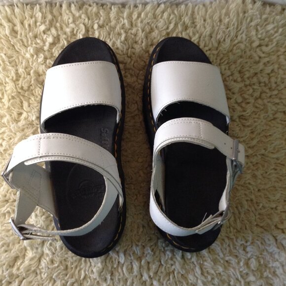 Doc Marten's Voss Quad "8" Platform Soft Wair Sandals, Chic, Trending, Quiet Lux - Picture 1 of 4